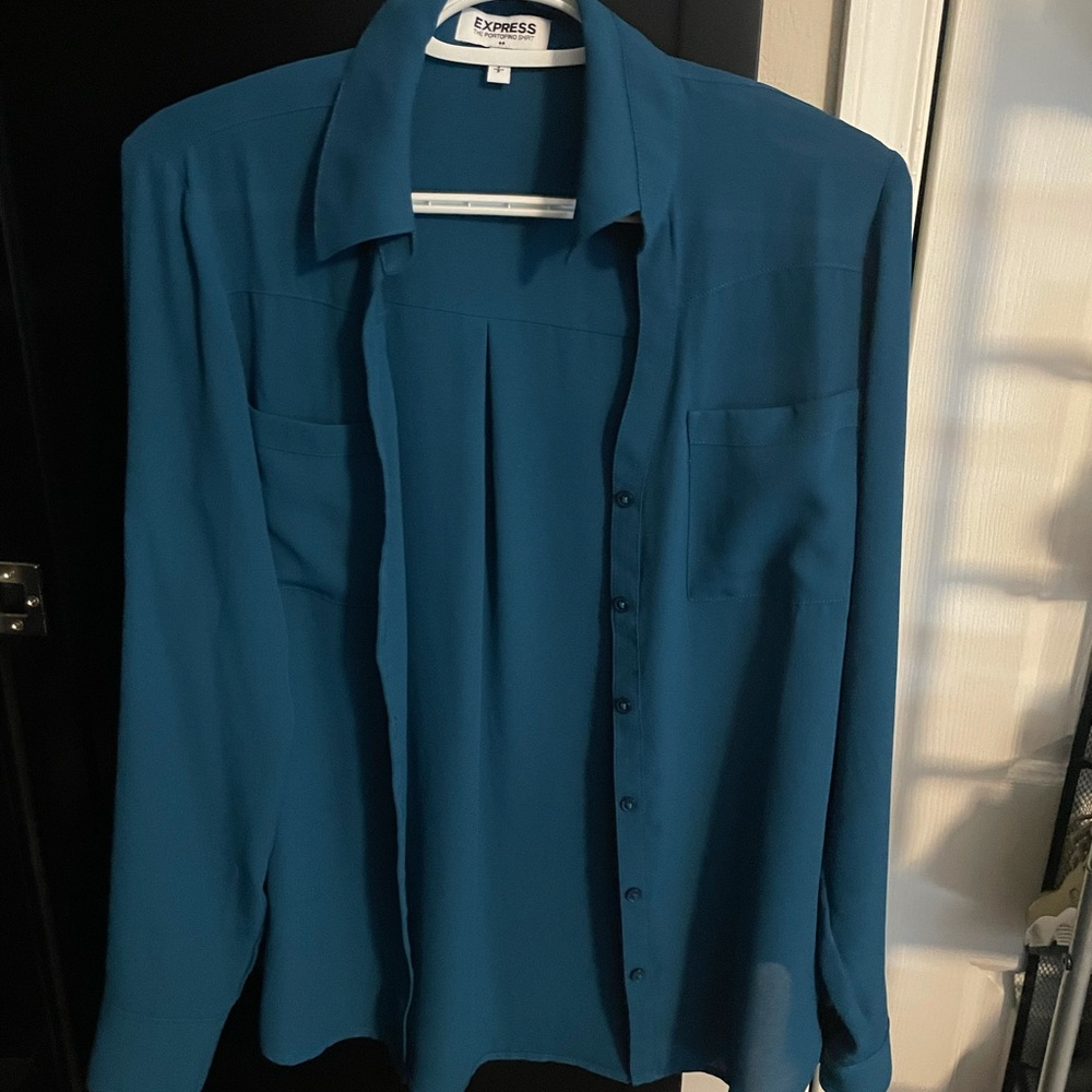 Express portfolio shirt size small